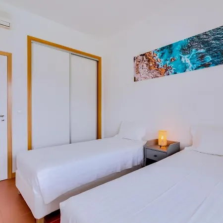 Al - Golf Club Modern Apartment